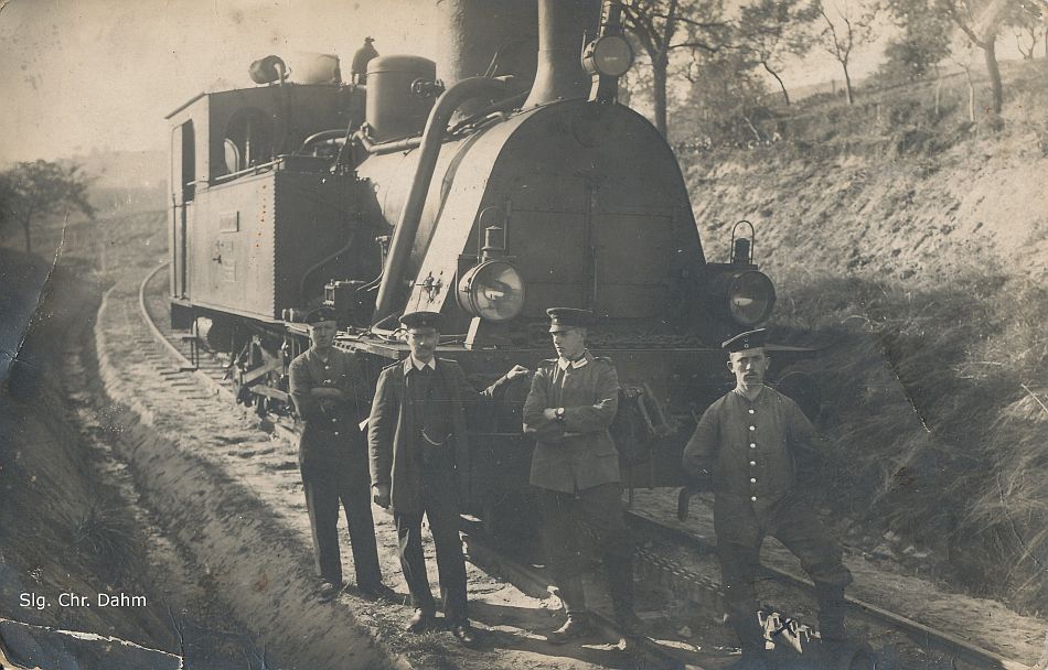 Auf dieser Postkarte von 1915 ist die Zahnradlok auf der Zahnradbahn bei Ingelheim zu sehen. (Foto: Sammlung Christian Dahm)